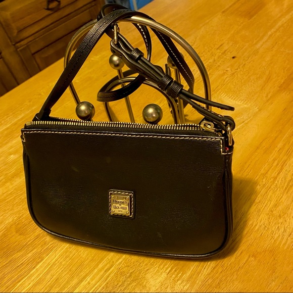 Dooney & Bourke Lexi Crossbody Black Saffiano Bag - Picture 2 of 3